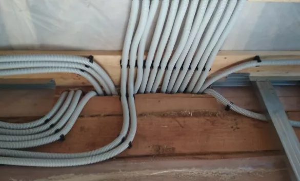 Прокладка ГОФРЫ под скобу гипсокартон, дерево