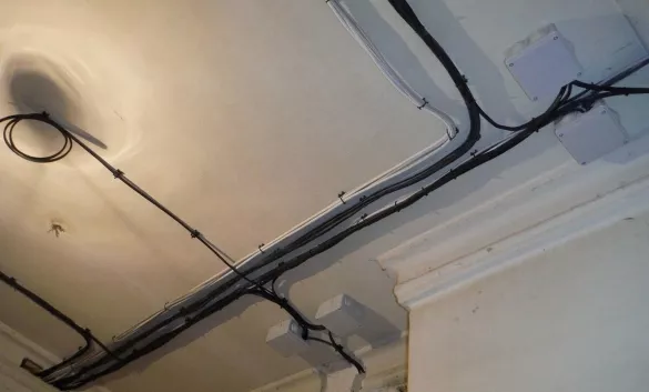 Прокладка КАБЕЛЯ открытая (без крепления)