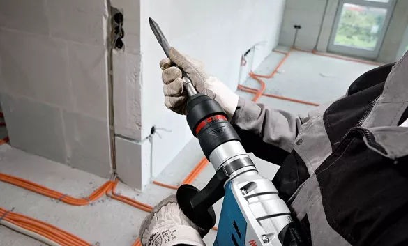 ШТРОБЛЕНИЕ ПОТОЛКА под электрическую проводку