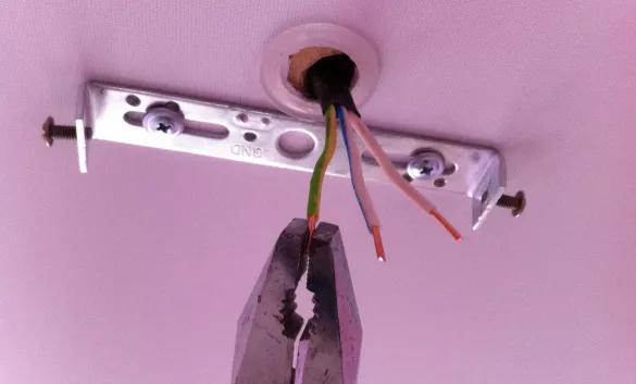 Установка ОСВЕТИТЕЛЬНОГО ПРИБОРА с подключением,без сборки на крюк