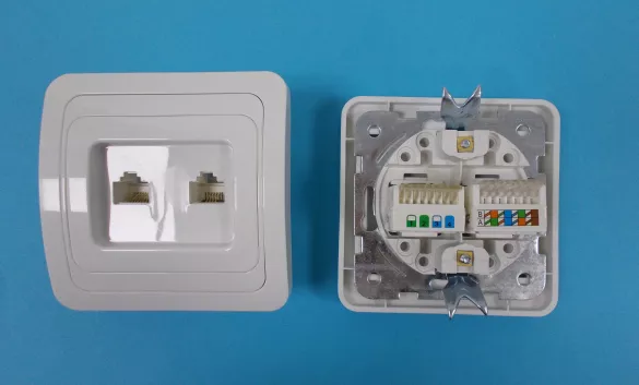 Установка РОЗЕТКИ (RJ45 RJ11) внут на готовое место