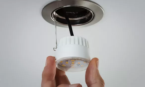 Замена ЛАМПЫ в светильнике без демонтажа корпуса светильника