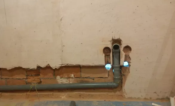 ШТРОБЛЕНИЕ стен под трубы сантехнические (канализационные)  - бетон