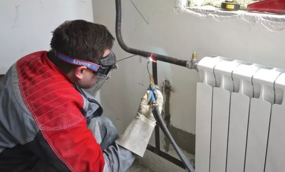 Установка РАДИАТОРА (БАТАРЕИ) с применением сварки