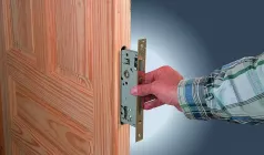 Врезка ЗАМКА (ПРОСТОГО) в деревянную дверь