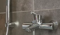 Установка СМЕСИТЕЛЯ  на душевую кабину