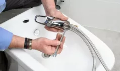 Демонтаж СМЕСИТЕЛЯ на гибкой подводке