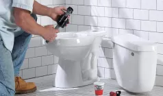 Подготовка площадки для установки унитаза (цементирование)