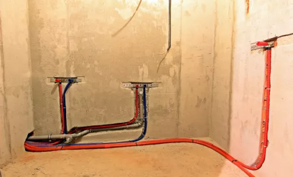 ШТРОБЛЕНИЕ стен под трубы водоснабжения  - бетон