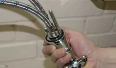 Замена ТРУБНОЙ ПОДВОДКИ к смесителю (Елочка)